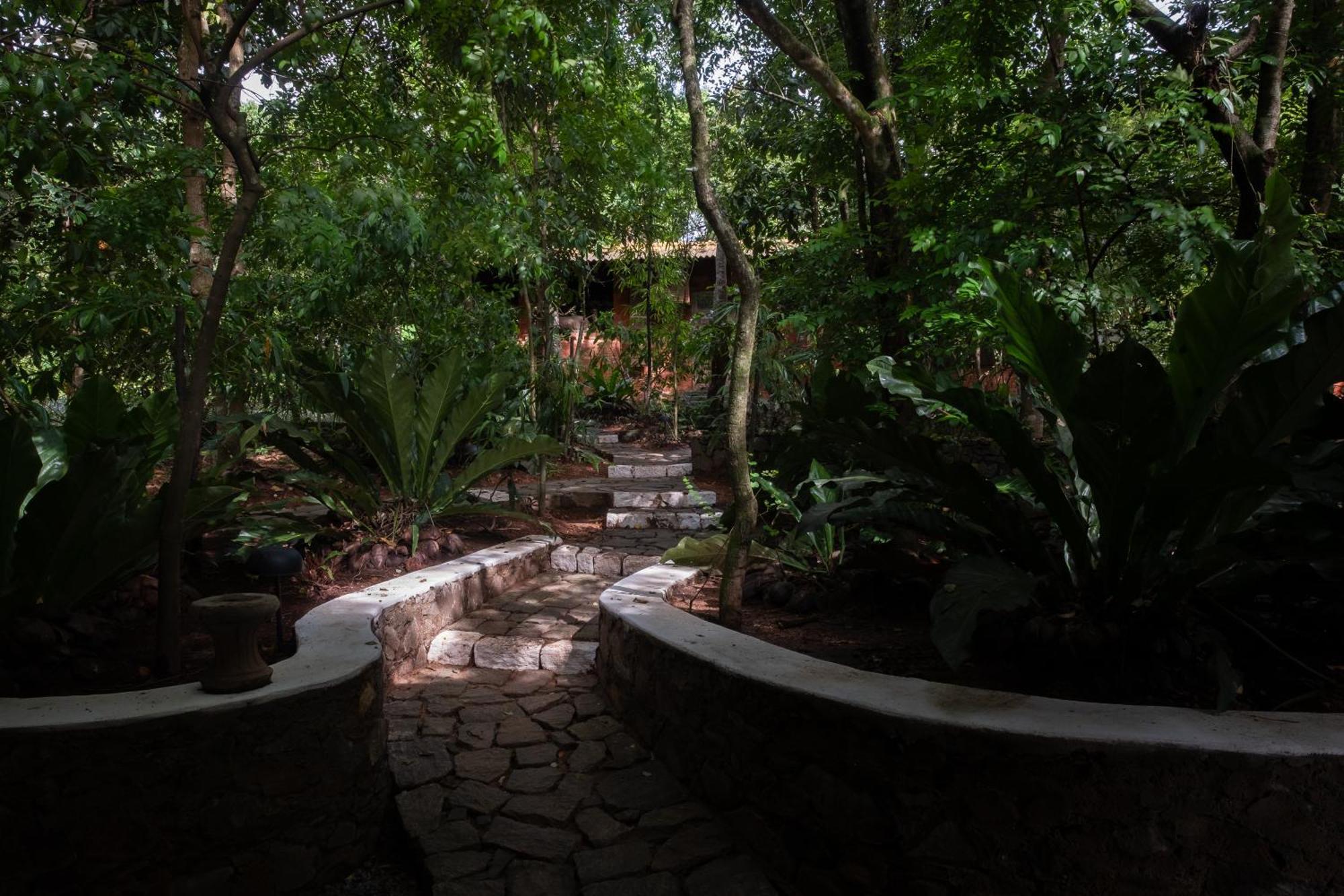 Casa Heliconia Hotel Gampaha Bagian luar foto